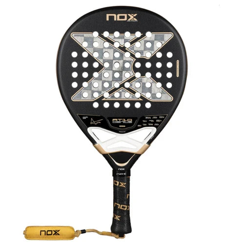 RAQUETTE DE PADEL NOX - 2026 AT10 GENIUS 18K ALUM XTREM PAR AGUSTIN TAPIA